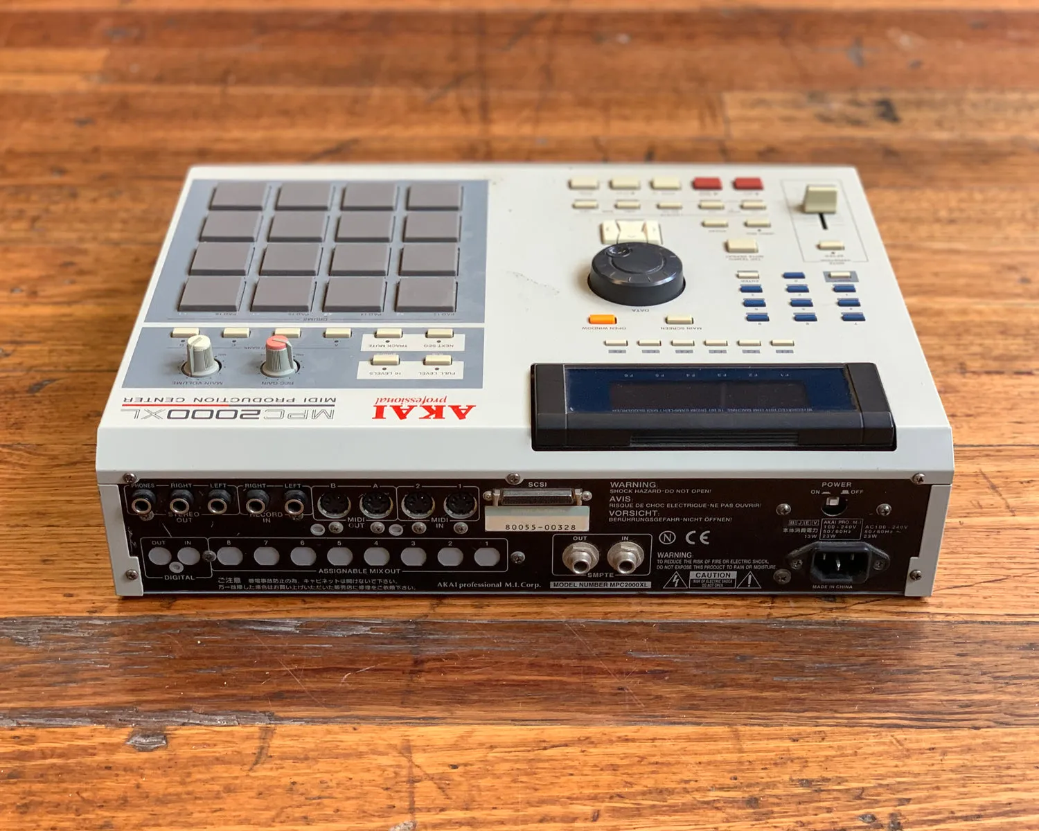 Akai MPC2000XL MIDI Production Center