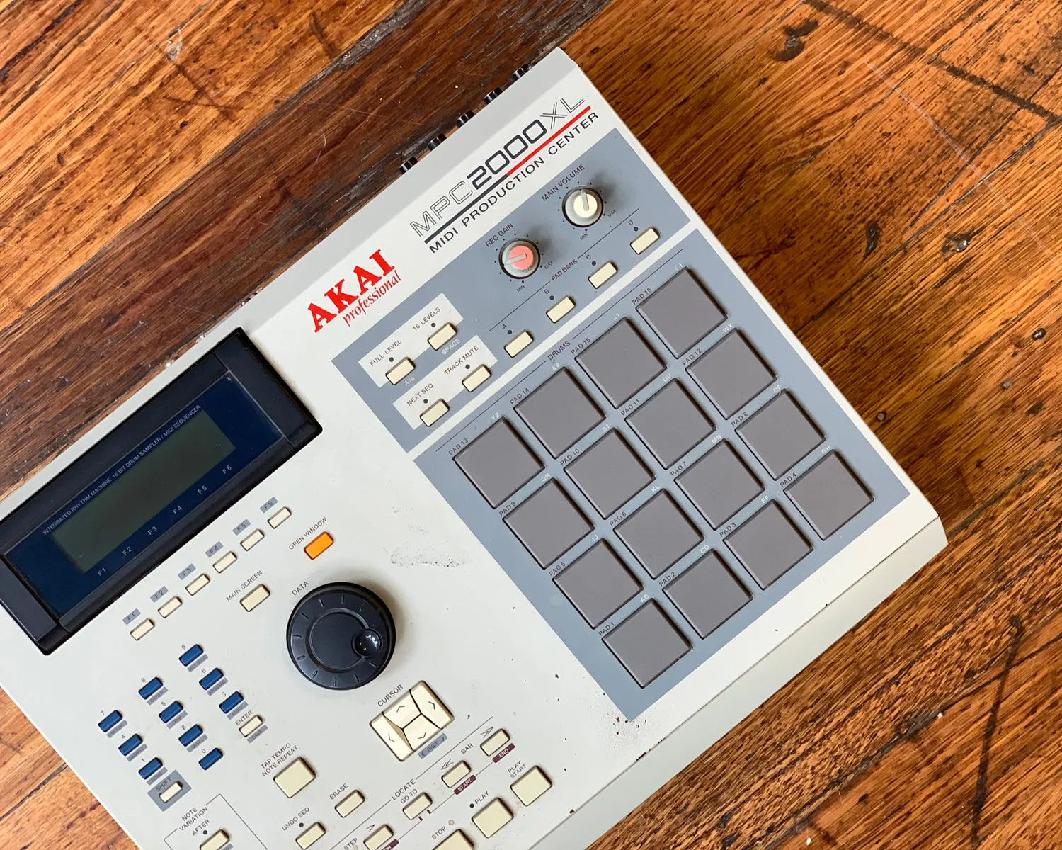 Akai MPC2000XL MIDI Production Center