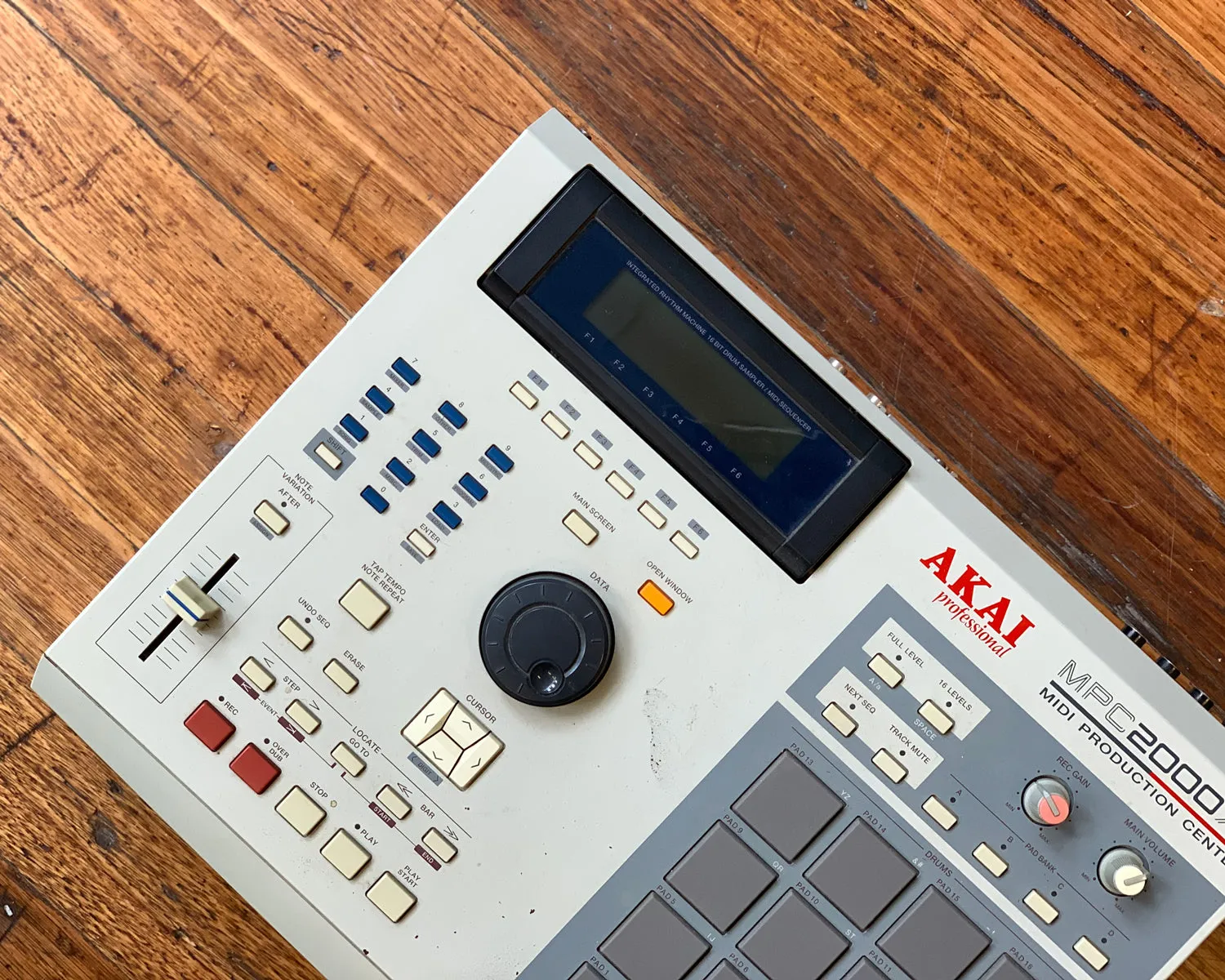 Akai MPC2000XL MIDI Production Center