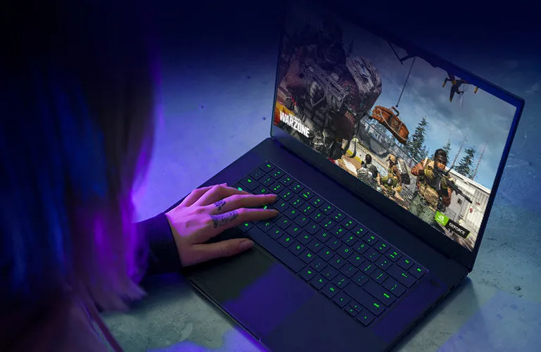 Razer Blade 15 Advanced FHD (300Hz) - RZ09-03305E43-R341